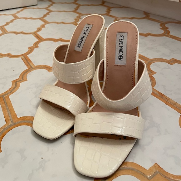 White Steve Madden Sandals - Picture 2 of 3